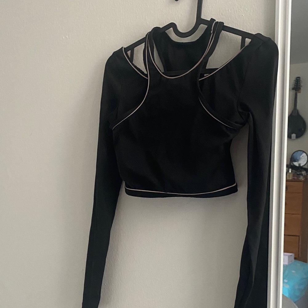 Sport Cutout Crop Top